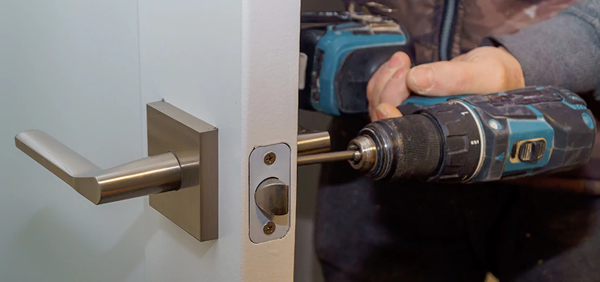 Broken Door Handle Lock Repair in Sierra Madre, California