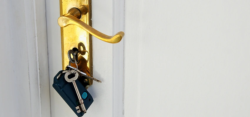 Broken Door Key Extraction in Sierra Madre, CA